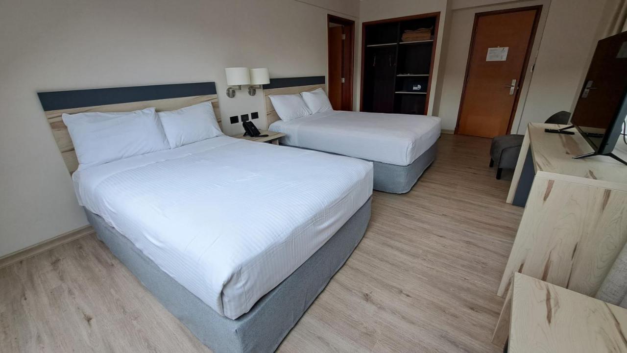 Hotel Diego De Almagro Castro Bagian luar foto