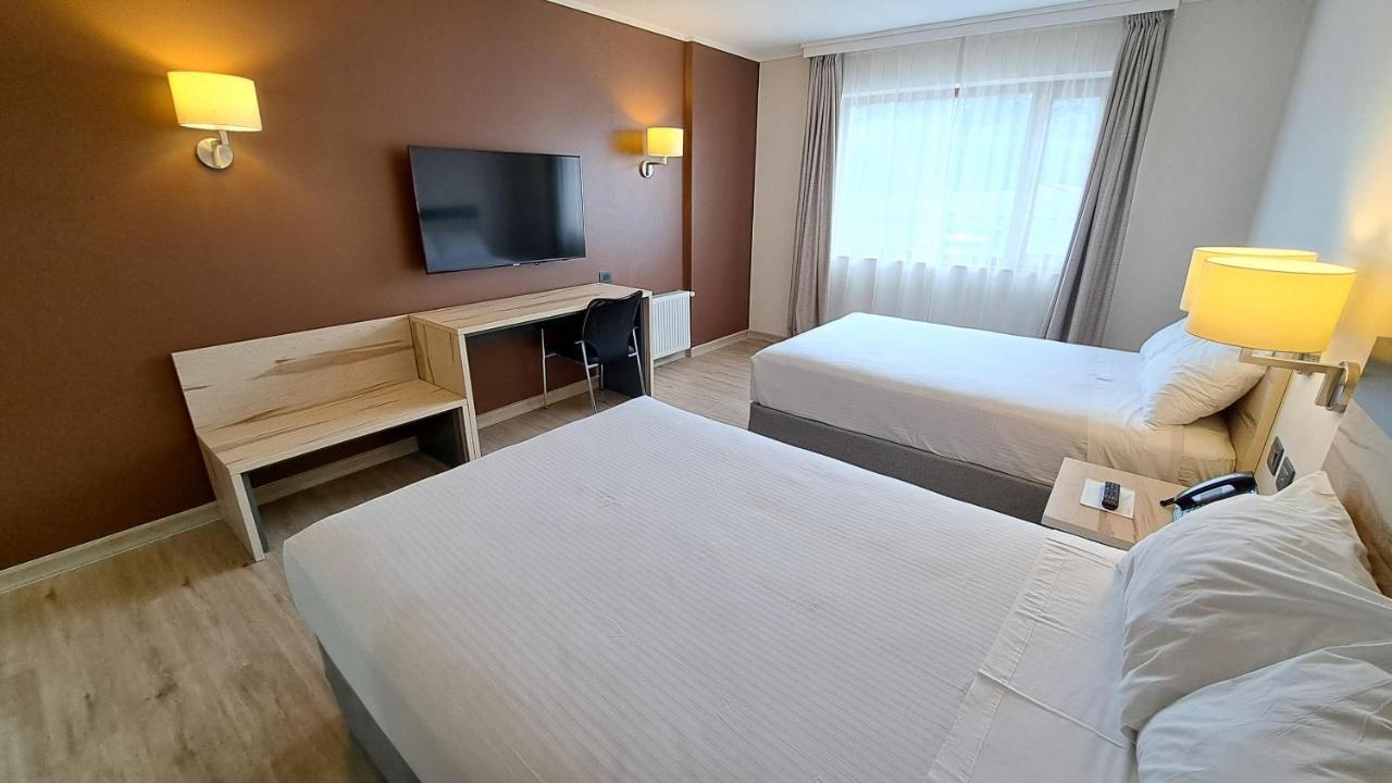 Hotel Diego De Almagro Castro Bagian luar foto