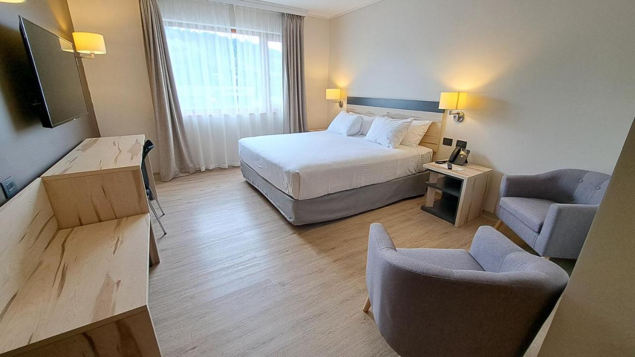 Hotel Diego De Almagro Castro Bagian luar foto