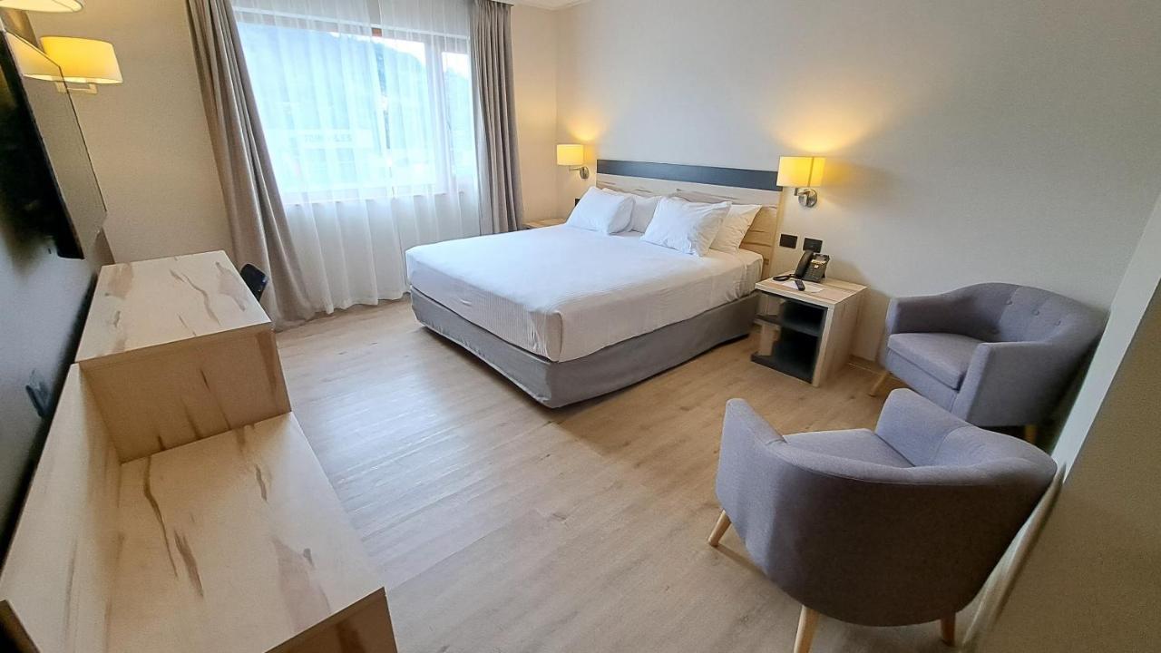 Hotel Diego De Almagro Castro Bagian luar foto